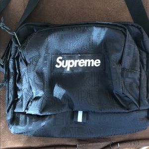 Supreme ss19 handbag